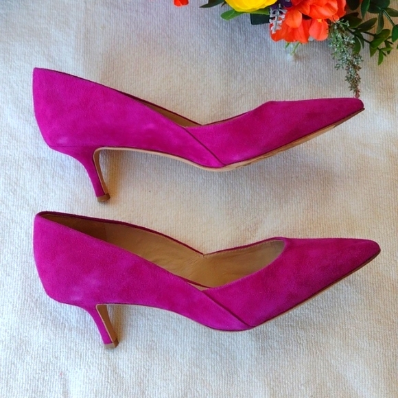 NEW Fierce and Fabulous Via Spiga Fuschia Suede Pumps - Picture 4 of 9